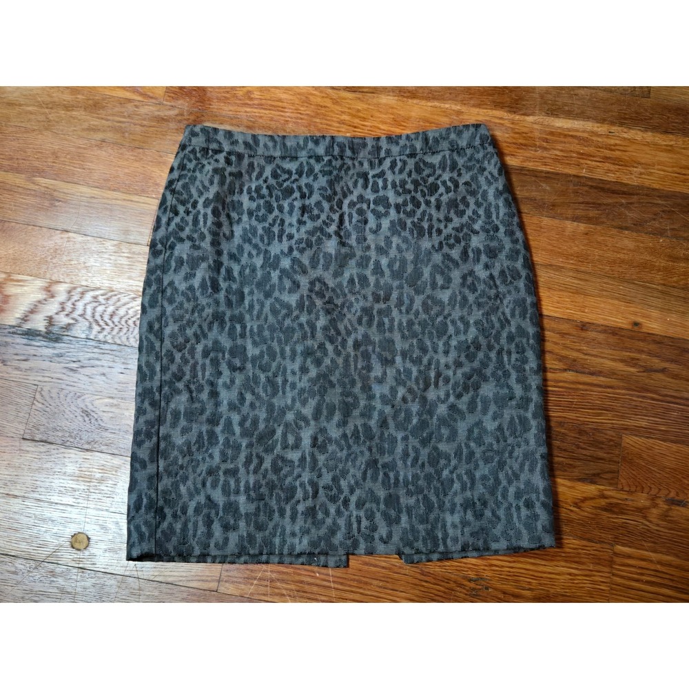 Ann Taylor LOFT Petites Grey Leopard Print Pencil Skirt Size 0P Jacquard Animal